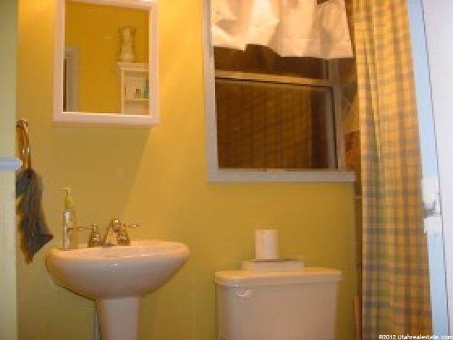 273 W 200 N, Bountiful, UT 84010 — photo 8