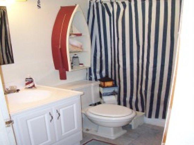 576 Kingston Ave, Layton, UT 84041 — photo 3