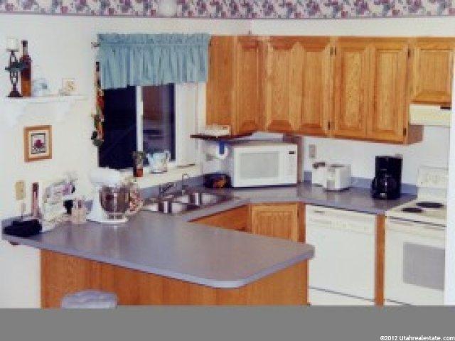 1458 E Cherry Ln, Layton, UT 84040 — photo 2