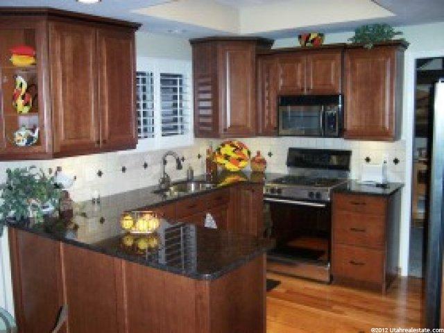 12058 Bluff View Dr, Sandy, UT 84092 — photo 3