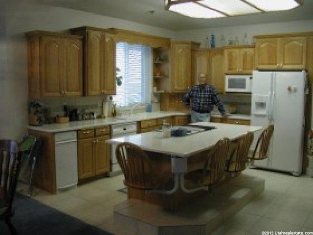 2119 Park Hills Dr, Centerville, UT 84014 — photo 2