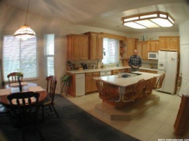 2119 Park Hills Dr, Centerville, UT 84014 — photo 3