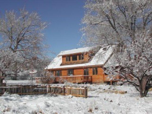 223 S State St, Teasdale, UT 84773 — photo 5