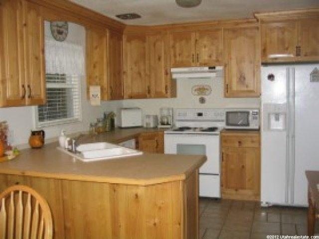 635 E Pages Ln, Centerville, UT 84014 — photo 3