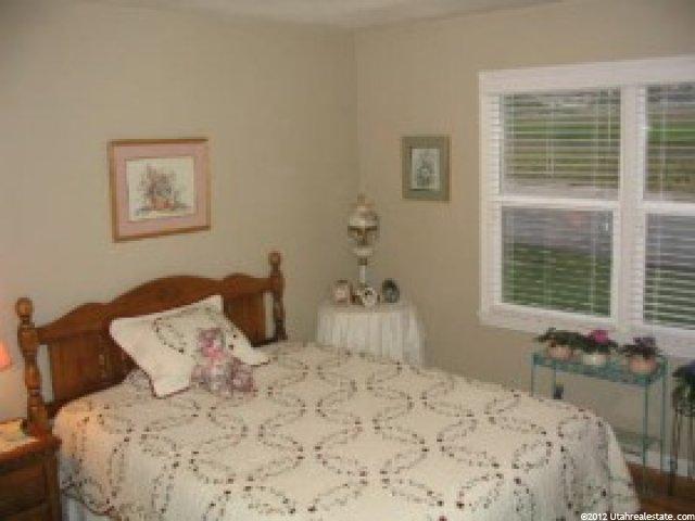 635 E Pages Ln, Centerville, UT 84014 — photo 7