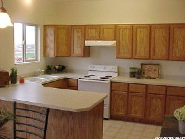 1821 N 2530 W, Clinton, UT 84015 — photo 2