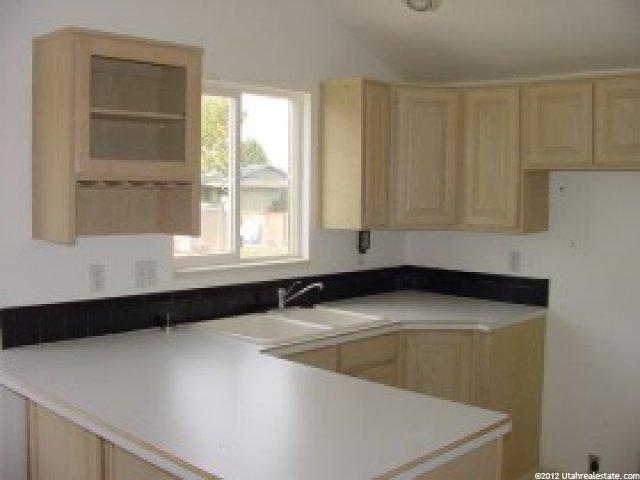 5429 S 3400 W, Roy, UT 84067 — photo 3