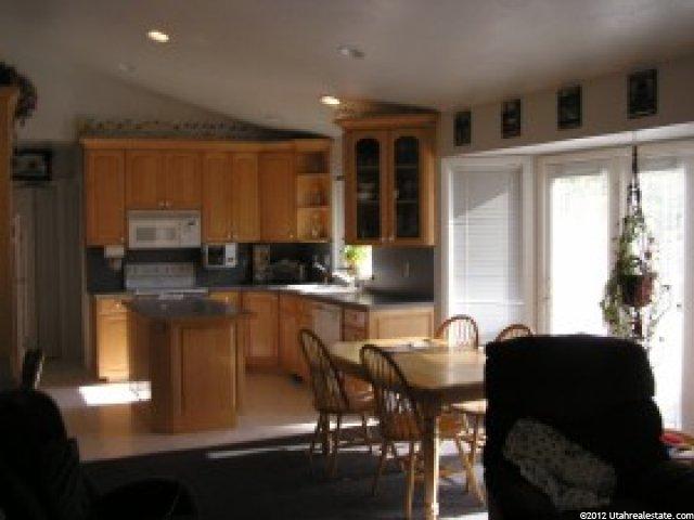 72 E 1975 N, Centerville, UT 84014 — photo 3