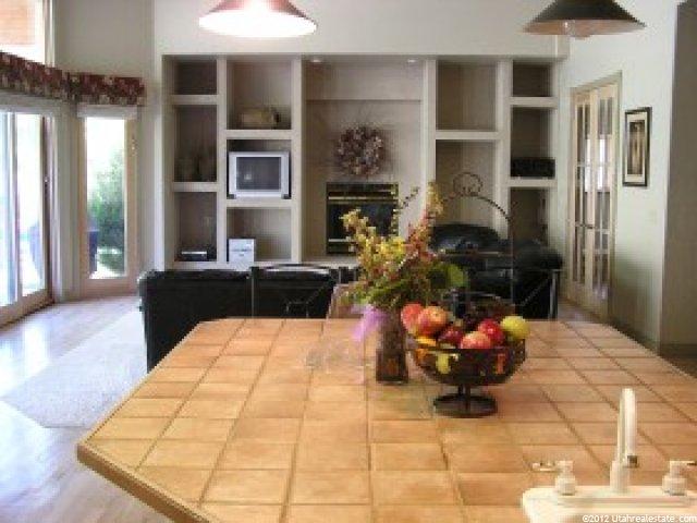 2092 E Bear Mountain Dr S, Draper, UT 84020 — photo 2