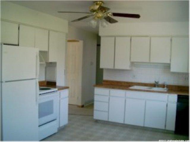 10445 S Crocus St E, Sandy, UT 84094 — photo 2