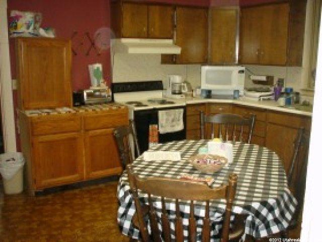 647 Sunset Dr, Kaysville, UT 84037 — photo 2