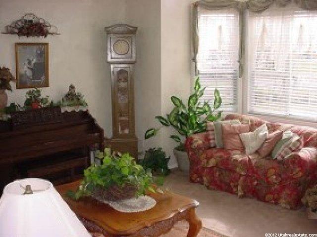 285 Chestnut Rdg, Sandy, UT 84070 — photo 2