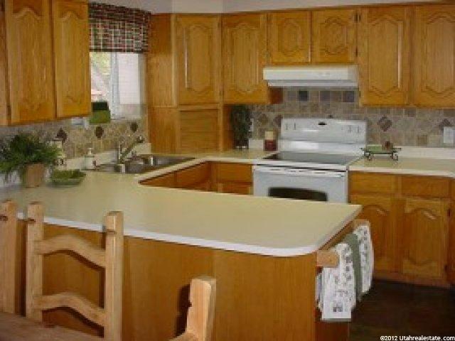 285 Chestnut Rdg, Sandy, UT 84070 — photo 3