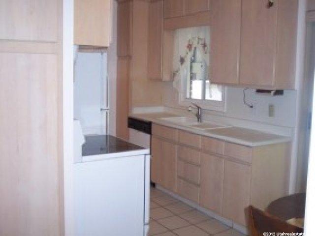 560 W Sunset Ave S, Tooele, UT 84074 — photo 3