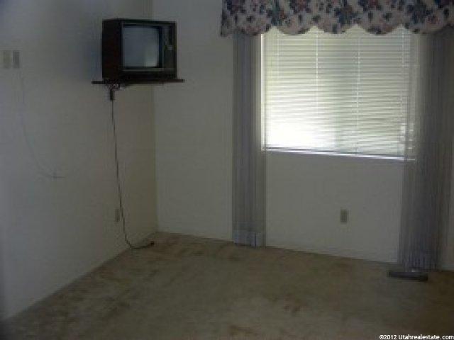 647 W 1175 N, Centerville, UT 84014 — photo 8