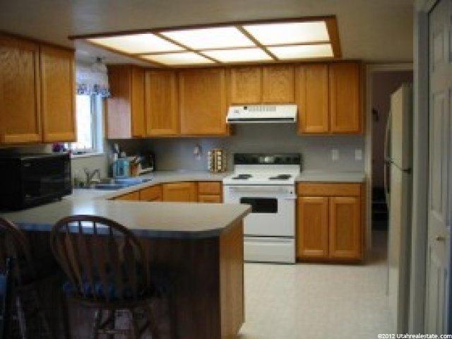 424 W 225 S, Layton, UT 84041 — photo 2