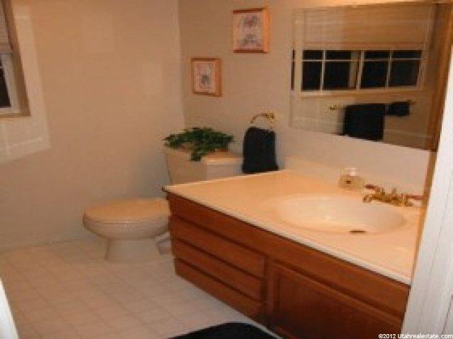 424 W 225 S, Layton, UT 84041 — photo 8