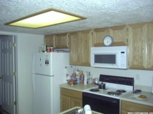 128 W 2525 N, Harrisville, UT 84414 — photo 3