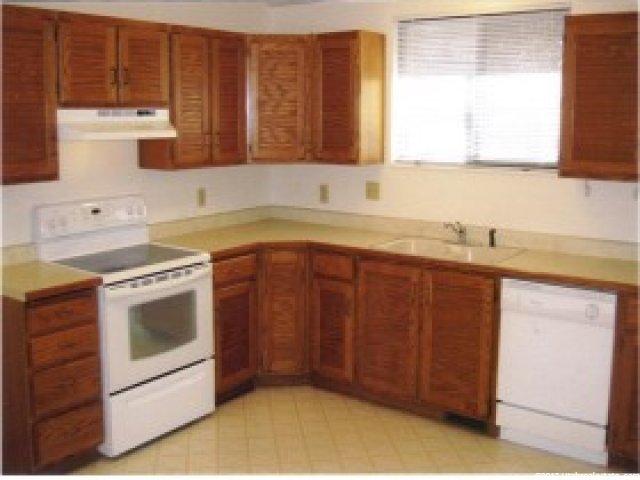 1972 Gyrfalcon Dr, Sandy, UT 84092 — photo 2