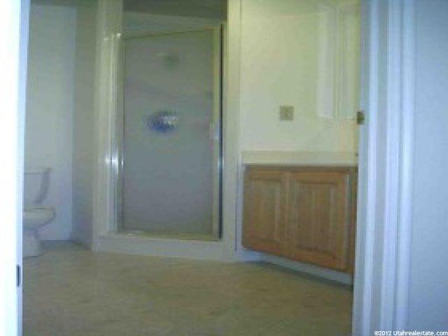 2105 N Sunset Dr E, Layton, UT 84040 — photo 5