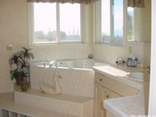 358 E 425 N, Hyde Park, UT 84318 — photo 7