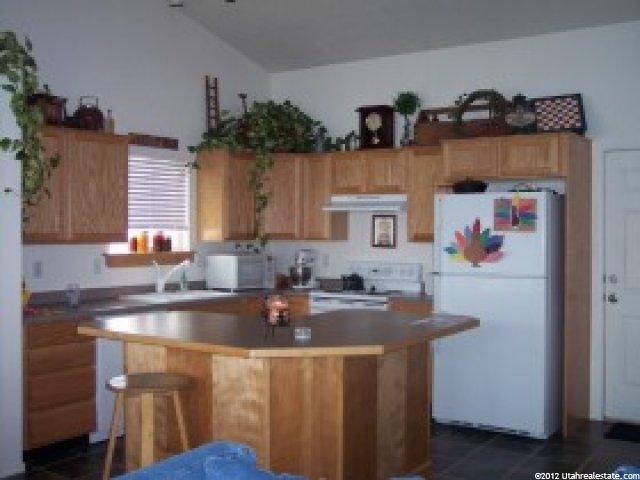 1046 N 3500 W, Layton, UT 84041 — photo 4