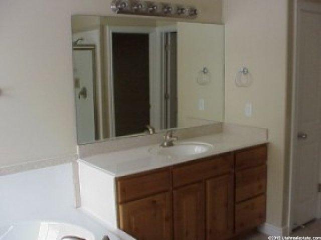731 E 600 S, Kaysville, UT 84037 — photo 4