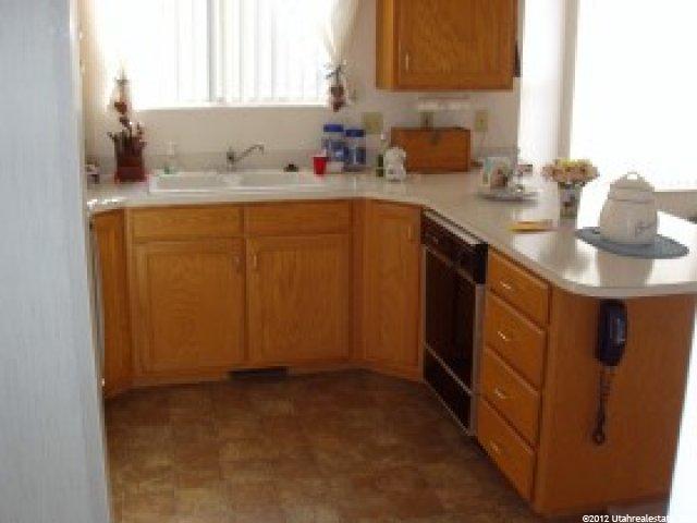 588 S 850 E, Layton, UT 84041 — photo 2
