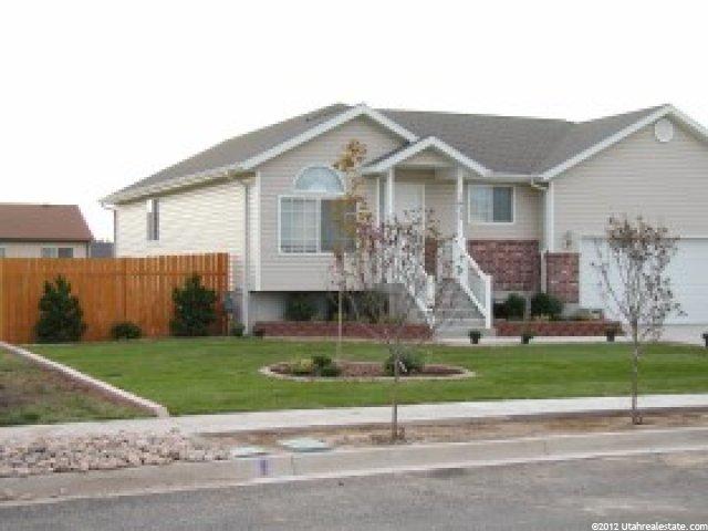 1657 N 2475 W, Clinton, UT 84015 — photo 3