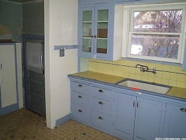 521 E 32nd St S, Ogden, UT 84403 — photo 2