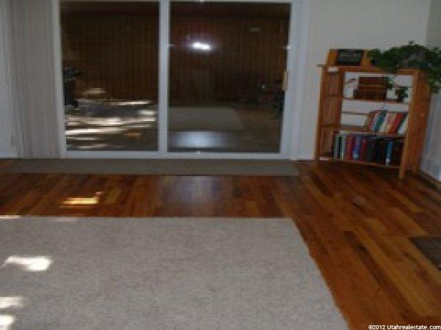 325 W Elberta Dr, Pleasant View, UT 84414 — photo 3