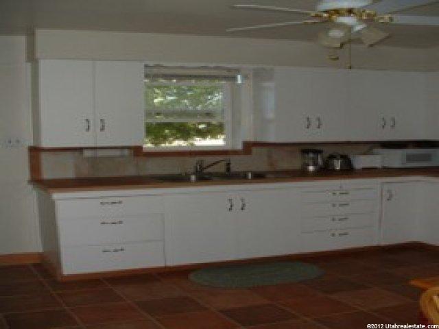 325 W Elberta Dr, Pleasant View, UT 84414 — photo 6