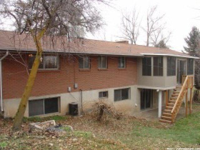 975 E Crestwood Rd, Kaysville, UT 84037 — photo 2