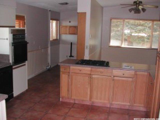 2427 Orchard Dr, Bountiful, UT 84010 — photo 4