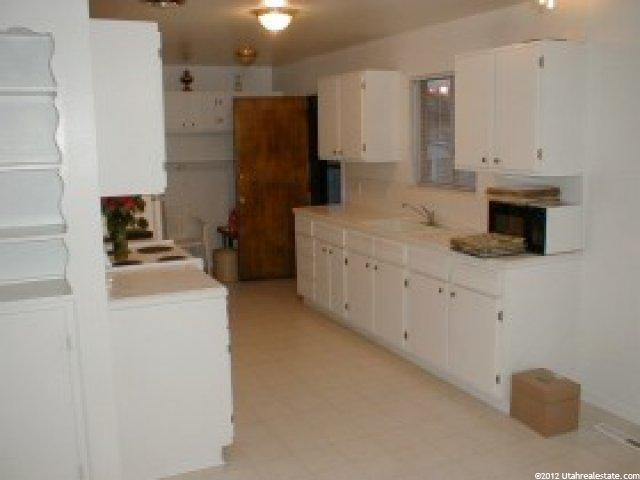 8975 S Mingo Park Dr, Sandy, UT 84070 — photo 3