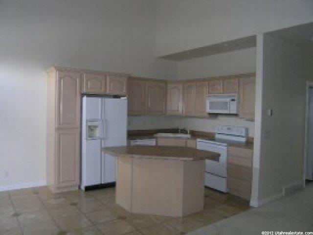 11 E 2200 S, Bountiful, UT 84010 — photo 2