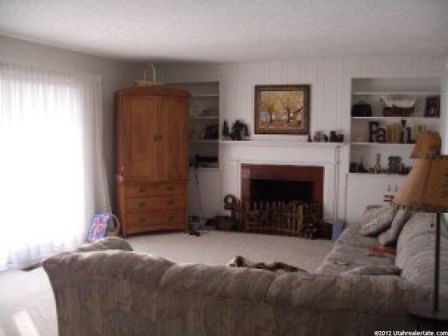 305 W Elberta Dr, Pleasant View, UT 84414 — photo 3