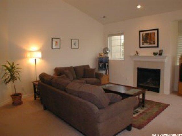 994 S Courtyard Ln E, Centerville, UT 84014 — photo 2