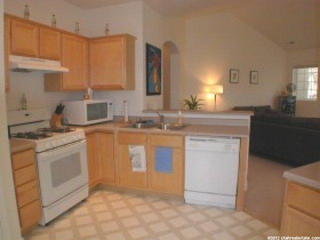 994 S Courtyard Ln E, Centerville, UT 84014 — photo 3