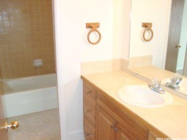 734 Orchard Dr, Pleasant Grove, UT 84062 — photo 4