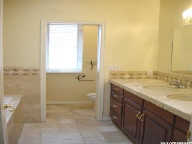 3702 S 400 E, Bountiful, UT 84010 — photo 5