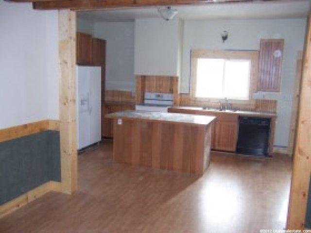 156 E Main St, Hyrum, UT 84319 — photo 3