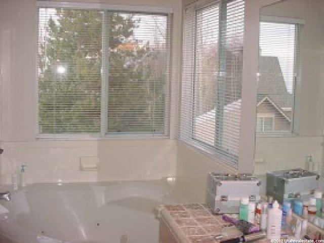 3837 S Huntington Dr E, Bountiful, UT 84010 — photo 6