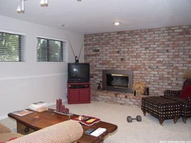 9475 Pinedale Cir, Sandy, UT 84092 — photo 6