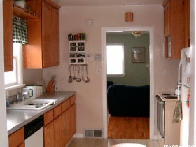 2374 Tyler Ave, Ogden, UT 84401 — photo 3