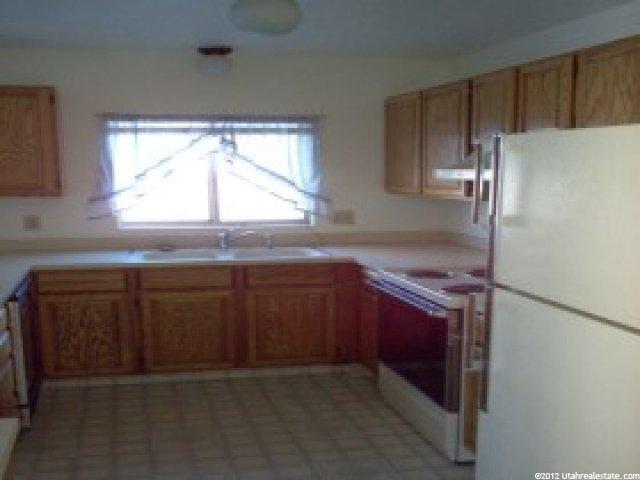 5670 S 3925 W, Roy, UT 84067 — photo 3