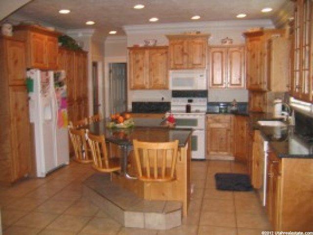 5604 Fox Chase Dr, South Ogden, UT 84403 — photo 3