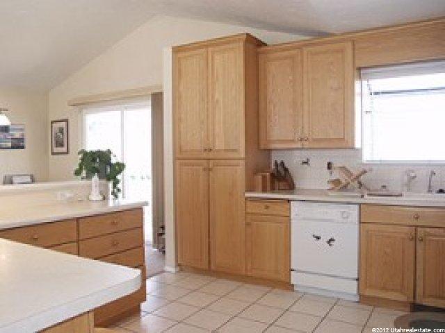 9110 Quail Run Dr, Sandy, UT 84093 — photo 3