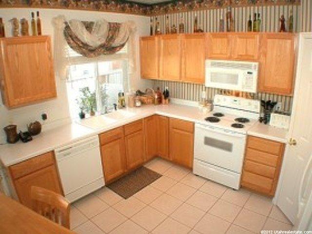 739 E Sand Dollar Dr, Sandy, UT 84094 — photo 4