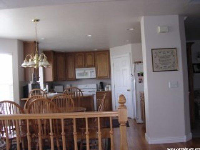 560 N 870 W, West Bountiful, UT 84087 — photo 4